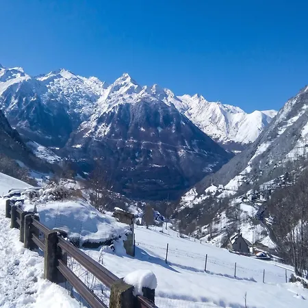 Maison Accueillante A Avec Superbe Terrasse Betpouey